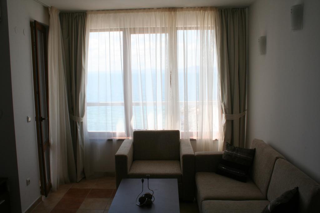 Apartments Helios Pomorie Rum bild